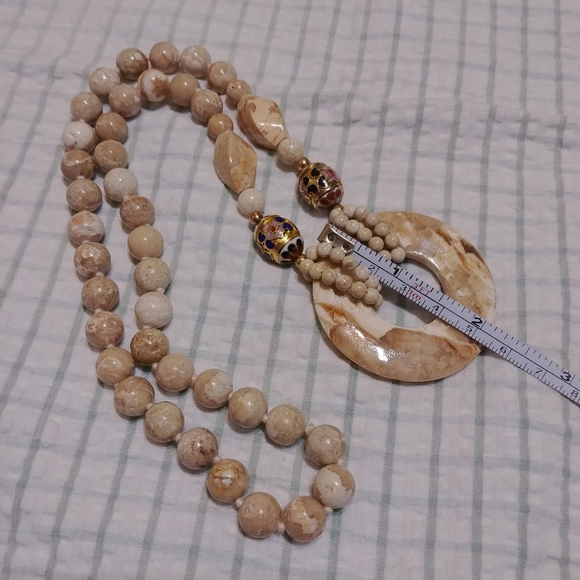 Vintage Custom Necklace. Stone Circle. Plastic beads. String. 2 Glass beads - Picture 3 of 5